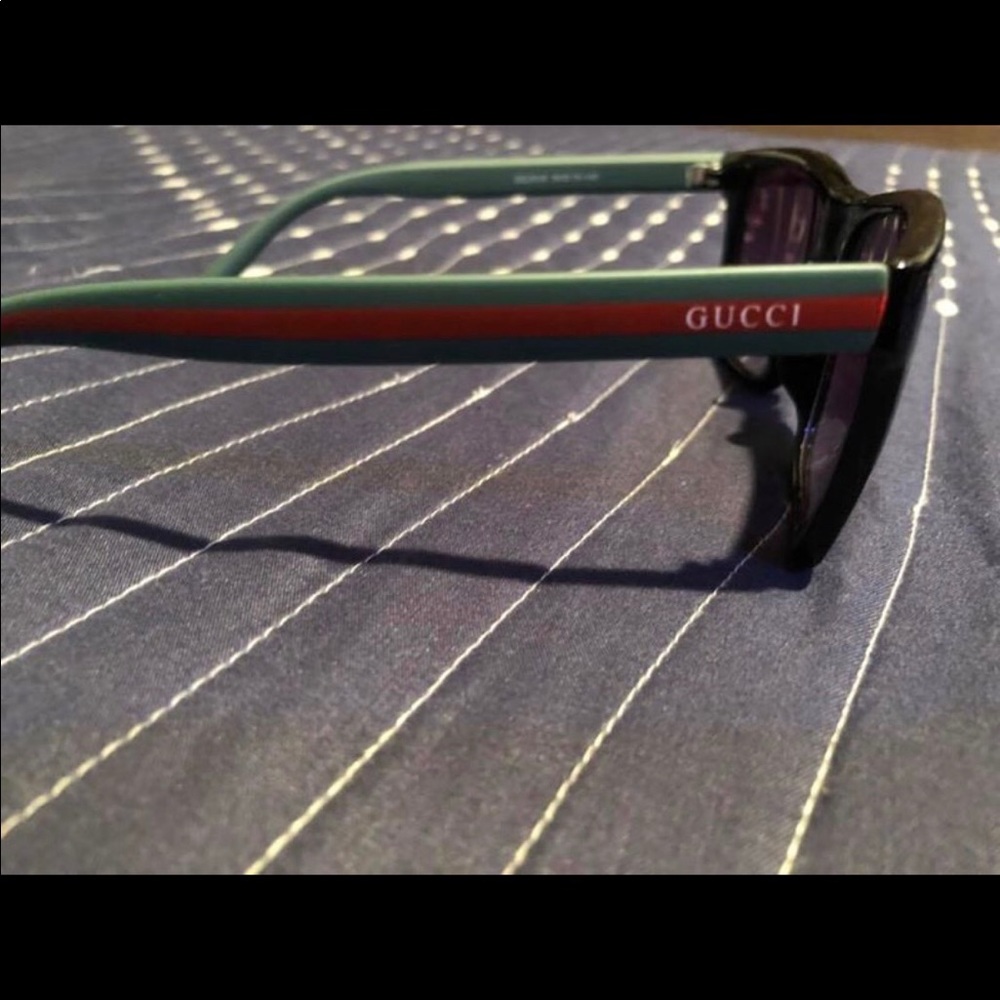 Gucci glasses . Like new !